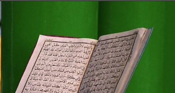 Arapça yazıyı yıllarca Kur'an diye okuyan aile
